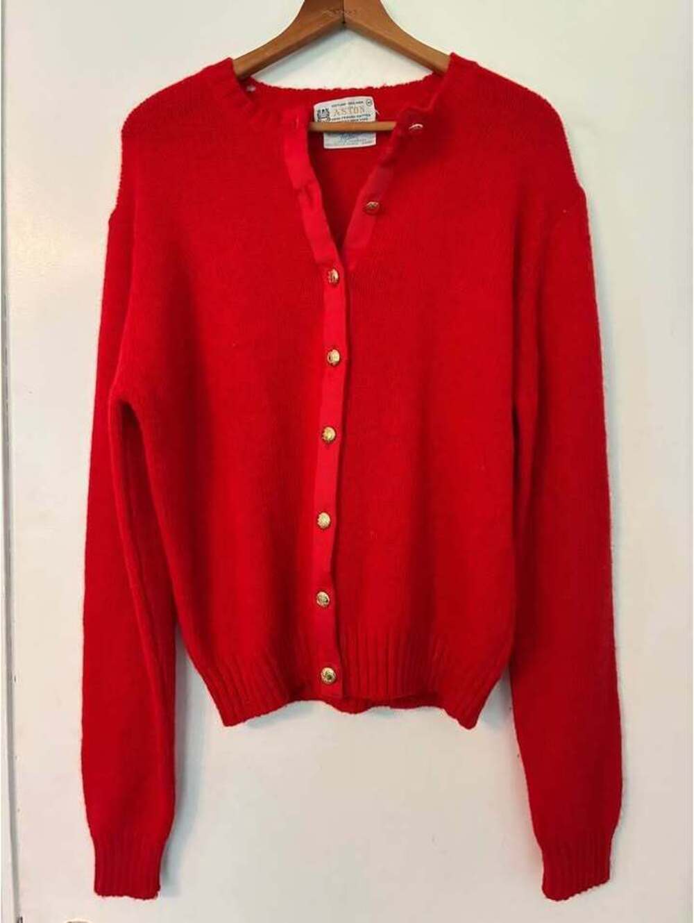 Vintage 1980s Aston Scotland 100% Wool Red Cardigan Gold Buttons Size 42